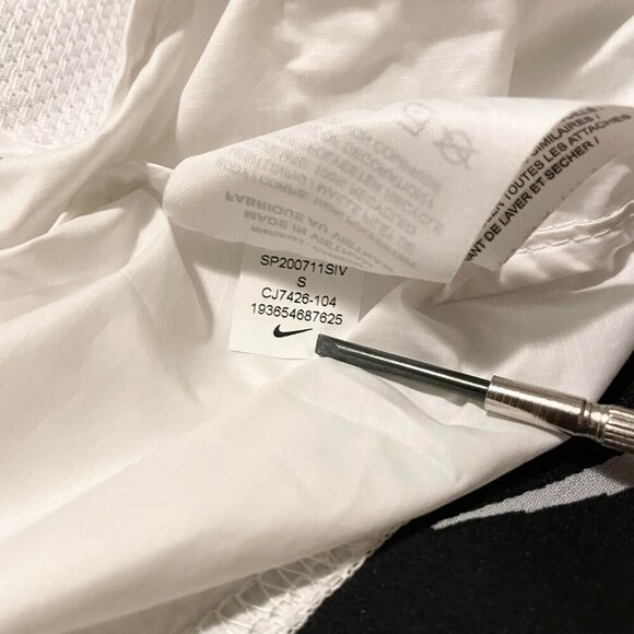 Nike Kids Sportswear Windrunner Jacket White Cj7426-104 Girls Size Small - Picture 10 of 16